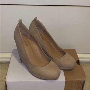 Closed toe wedges